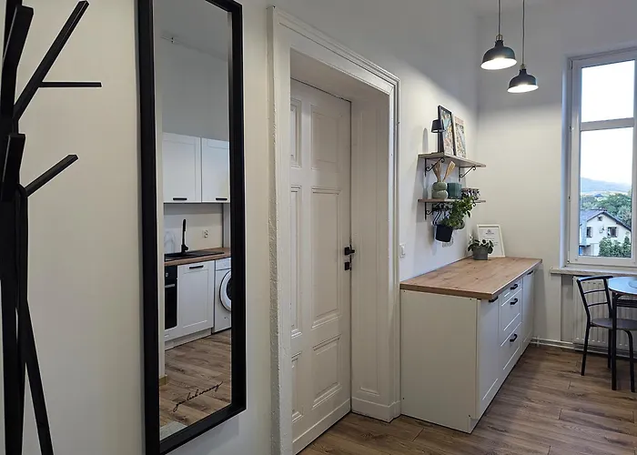 아파트 Mieszkanko 미에드지레시